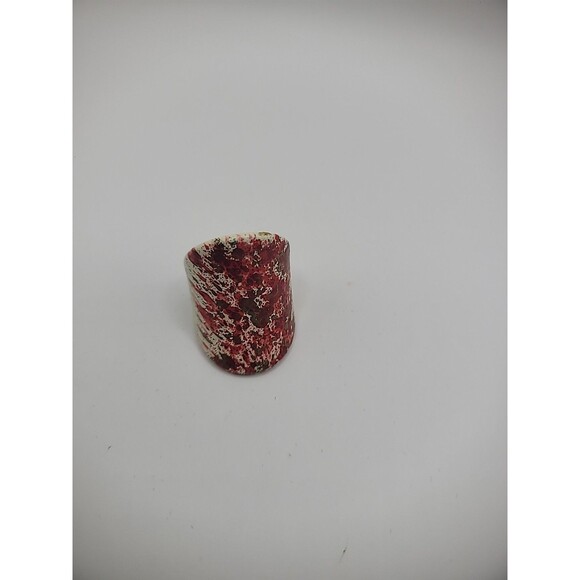 Vintage Ring Size 5 Beige Red Splatter Jewelry Costume - Picture 10 of 12